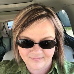 Meet your Posher, Nancy larissa